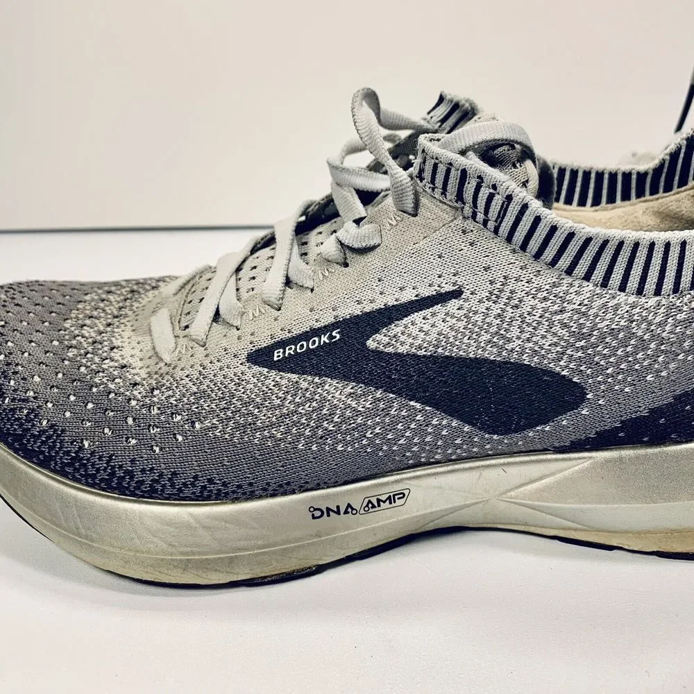 Brooks Levitate 2 Ebony Gray White Size 9  Style # 1202791B 178‎